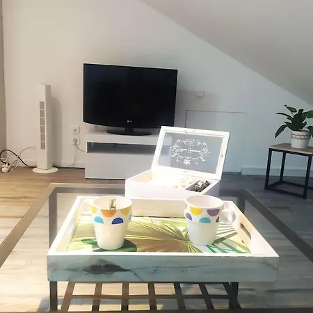 Mansardee Independante, 25min Lyon-villefranche Apartment