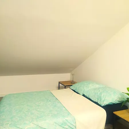 Mansardee Independante, 25min Lyon-villefranche Apartment Chazay-d'Azergues